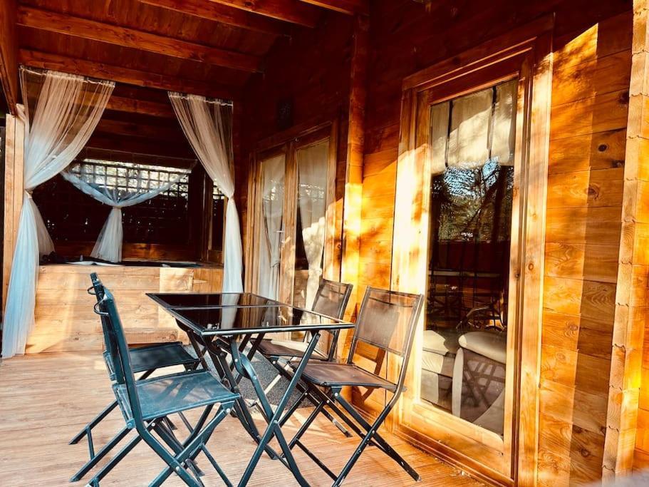 Chalet Bois Jacuzzi Bessan Eksteriør billede